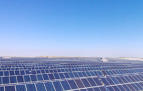 青海共和天華新能源50MW并網(wǎng)光伏發(fā)電站