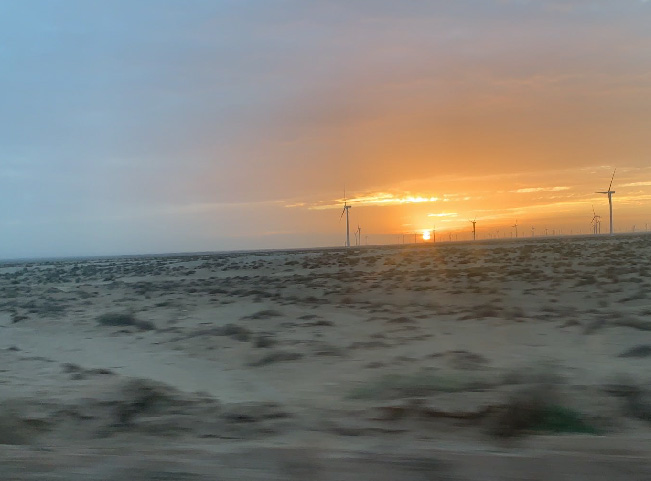 8 民勤風電場.jpg