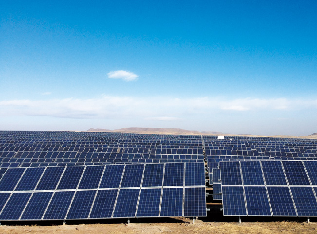 內蒙古國電察右前旗二期30MW光伏電站.jpg