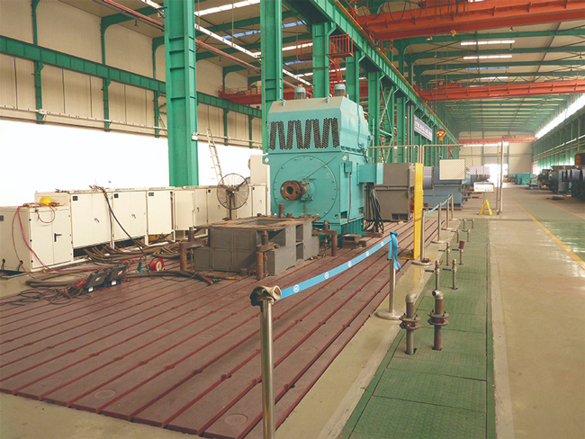 HD2000系列成套變頻器在3MW電機(jī)拖動(dòng)試驗(yàn)臺(tái).jpg