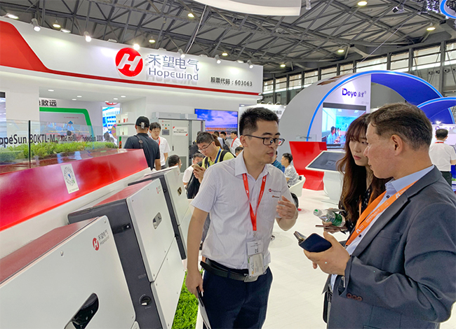 現(xiàn)場直擊SNEC 2019禾望精彩呈現(xiàn)-1.jpg